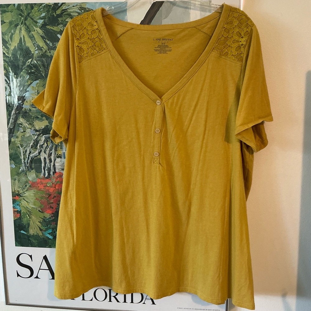 LANE BRYANT TOP size 18/20 T-shirt gold color with lace detail. Stretchy.